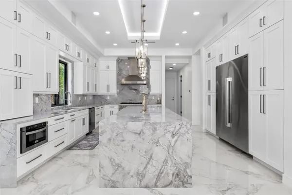 $5,745,000 | 5951 Northwest 72nd Way, Parkland, FL 33067