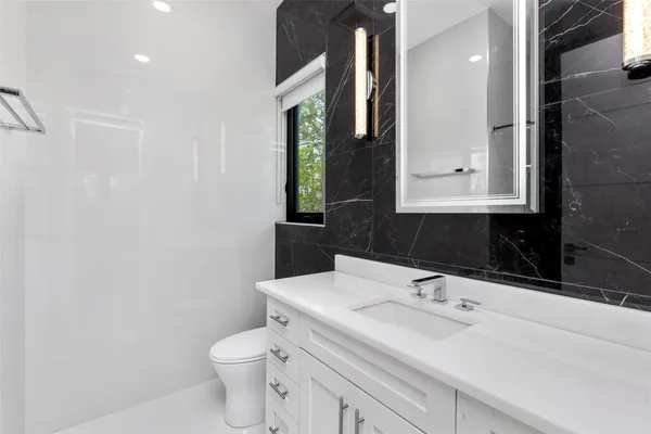 $5,745,000 | 5951 Northwest 72nd Way, Parkland, FL 33067