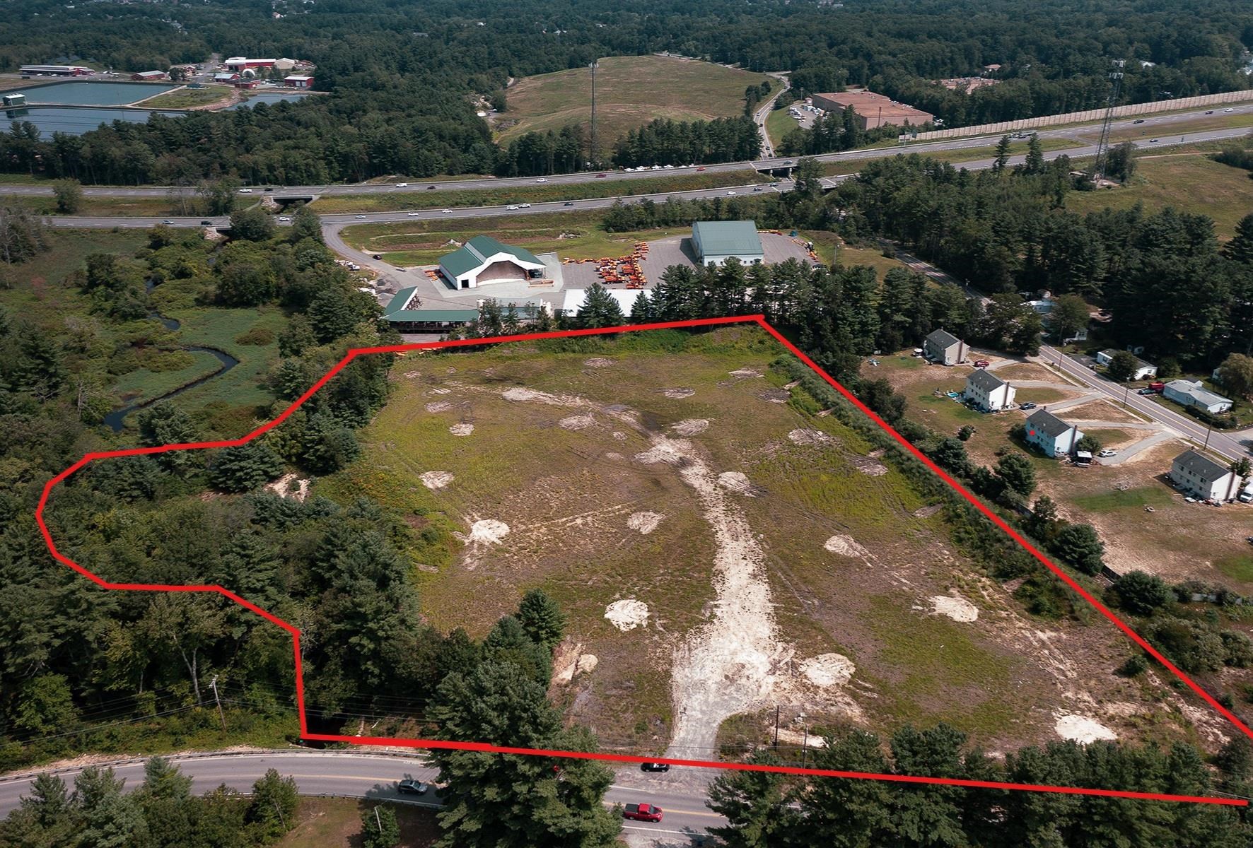 8 Gilcreast Road Londonderry, NH 03053 - Photo 3 of 10