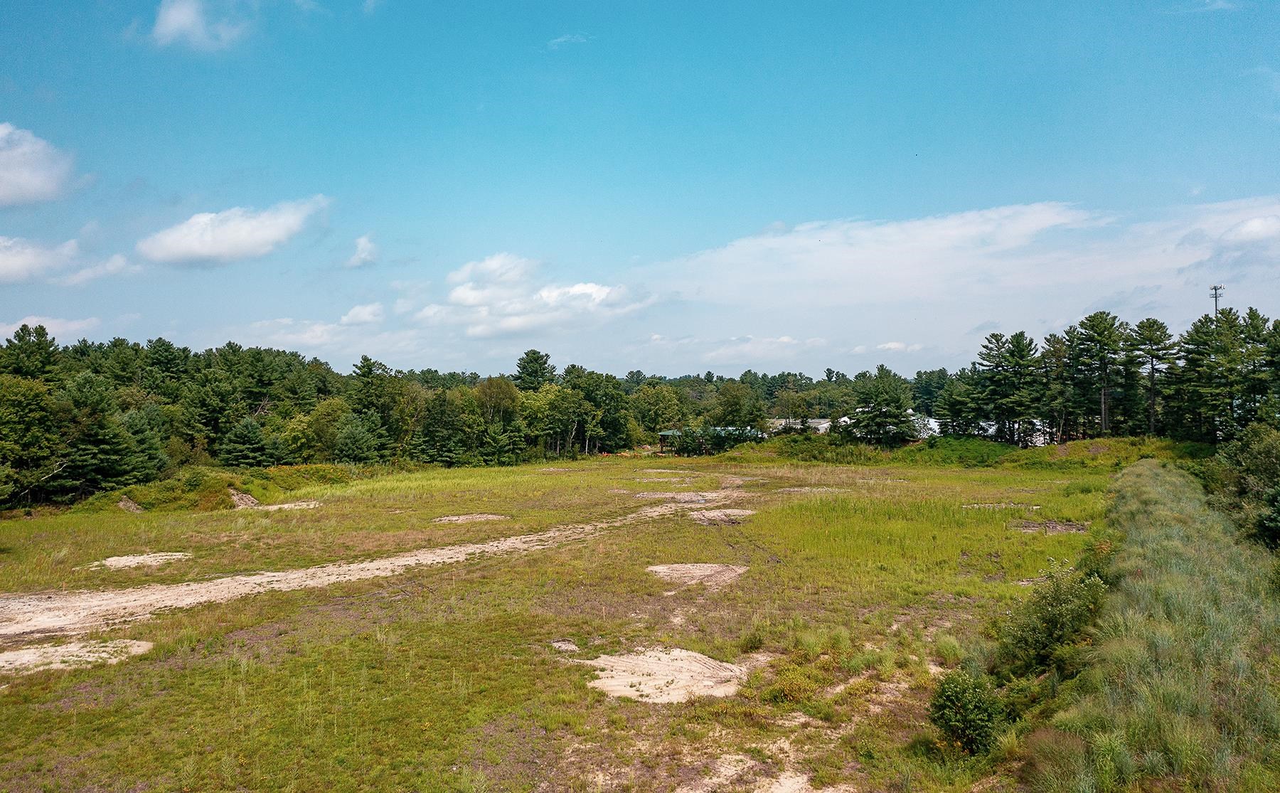 8 Gilcreast Road Londonderry, NH 03053 - Photo 6 of 10