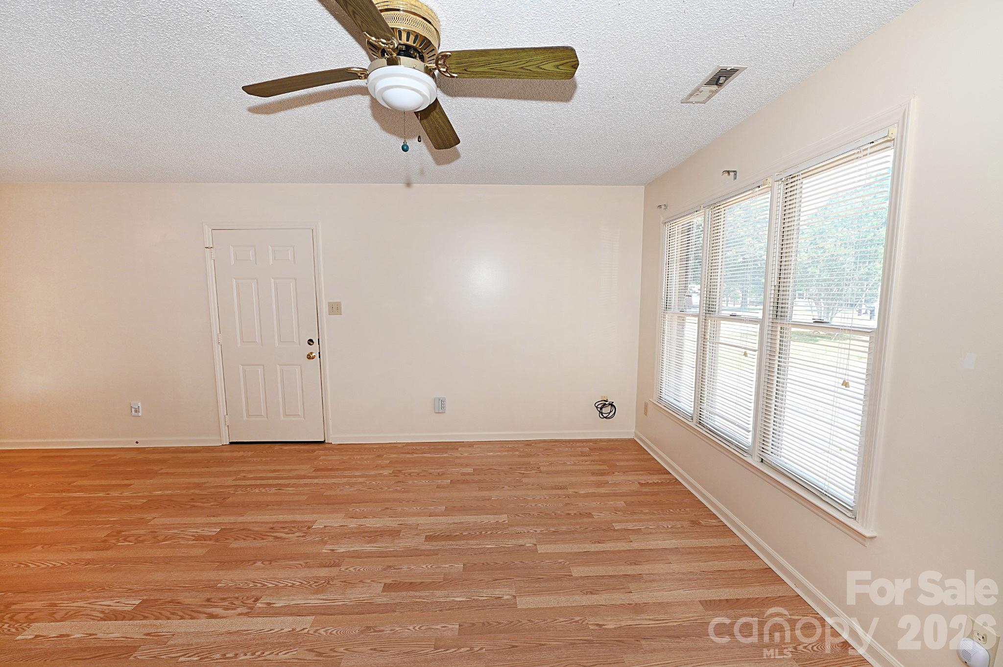 4445 Sulphur Springs Road Northeast Hickory, NC 28601 - Photo 14 of 34