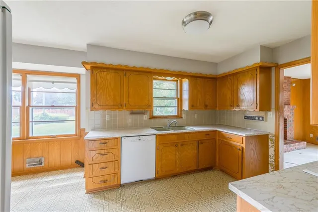 $299,000 | 9420 Ralston Avenue, Kansas City, MO 64138