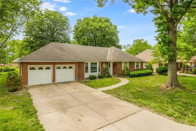 $299,000 | 9420 Ralston Avenue, Kansas City, MO 64138
