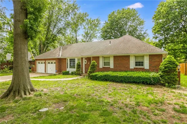 $299,000 | 9420 Ralston Avenue, Kansas City, MO 64138