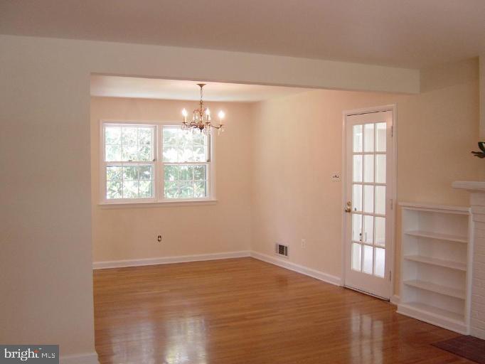1107 Cameron Road Alexandria, VA 22308 - Photo 4 of 13 Dining Room
