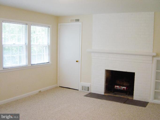 1107 Cameron Road Alexandria, VA 22308 - Photo 9 of 13 Family Room
