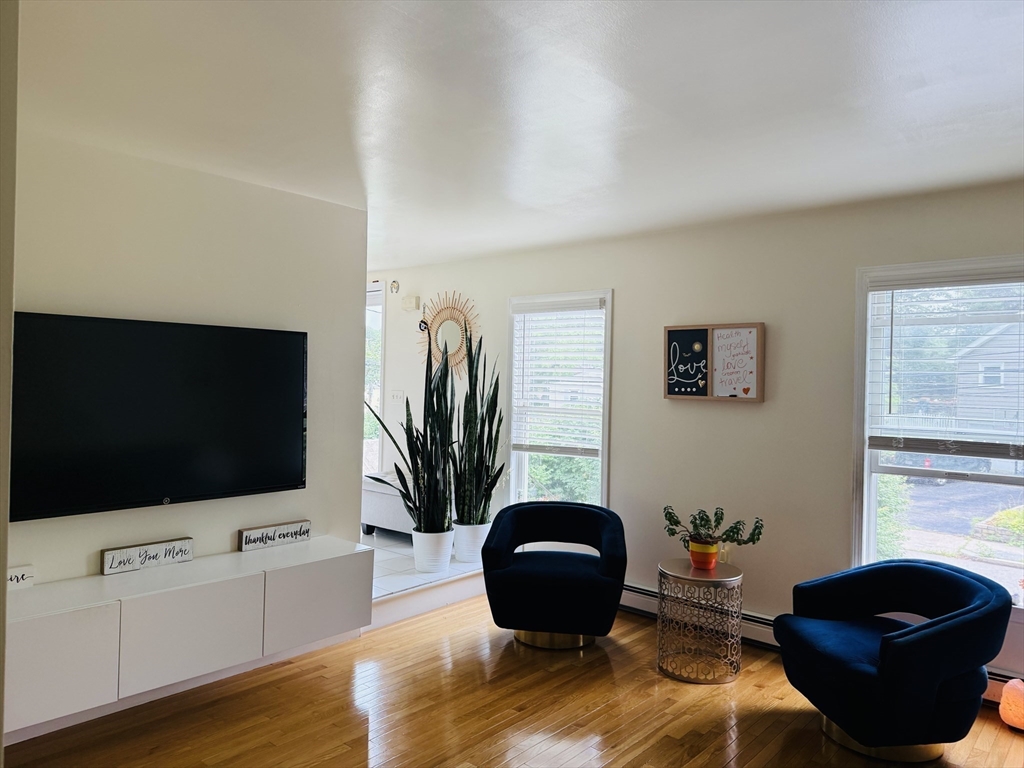 43 Fairlane Road Boston, MA 02132 - Photo 4 of 10