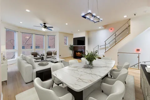 $1,599,000 | 484 North Canal Street, Chicago, IL 60654