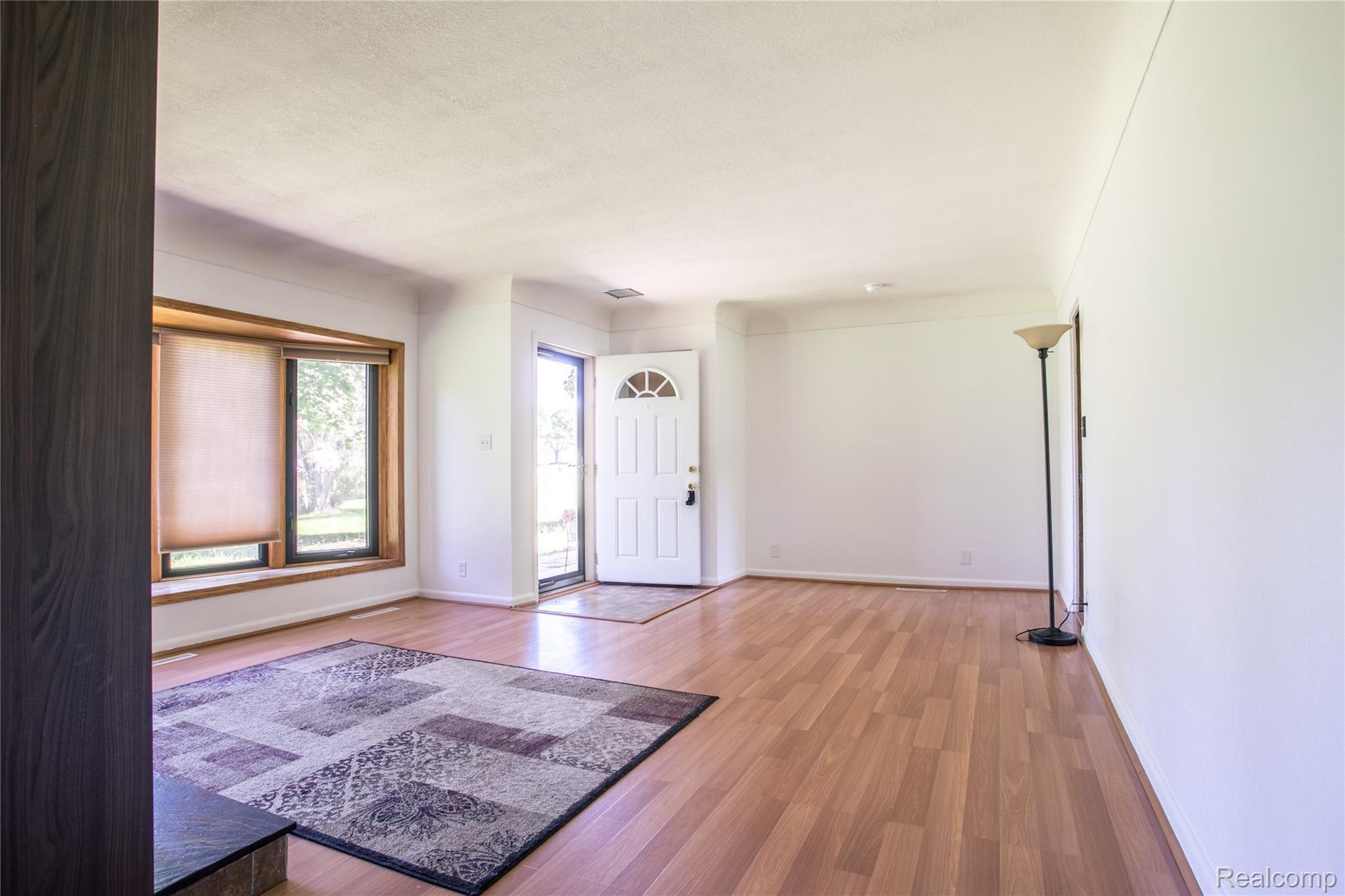9394 Beecher Road Flushing, MI 48433 - Photo 4 of 22 TIDP9669-HDR.jpg