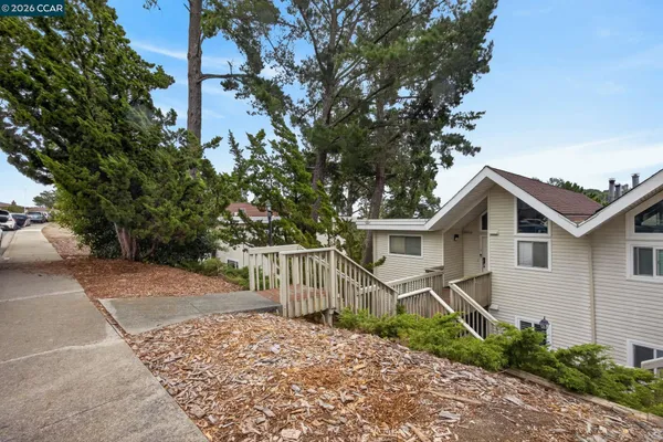 $600,000 | 1984 Ascot Drive, Unit C, Moraga, CA 94556