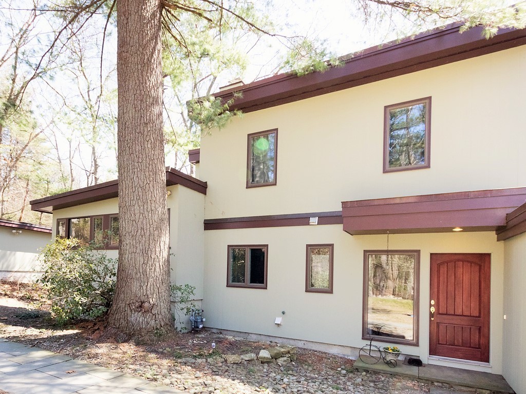 62 Beaver Pond Road Lincoln, MA 01773 - Photo 2 of 24