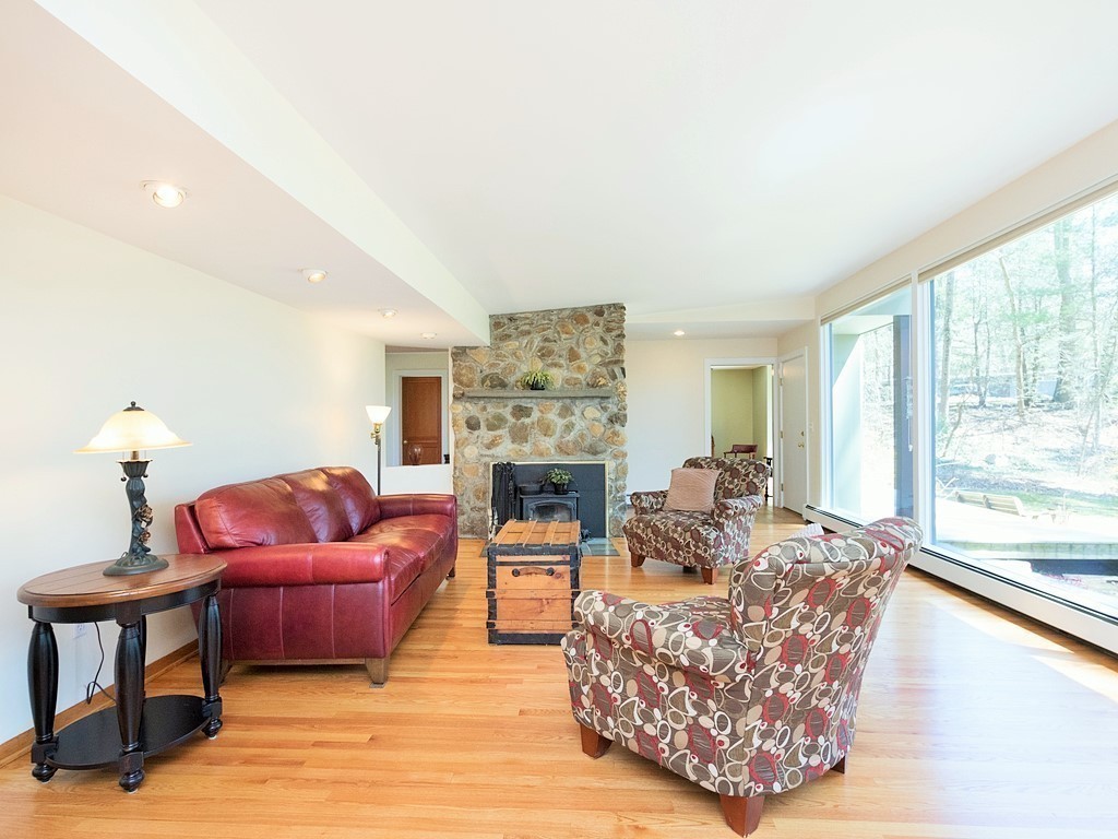 62 Beaver Pond Road Lincoln, MA 01773 - Photo 3 of 24