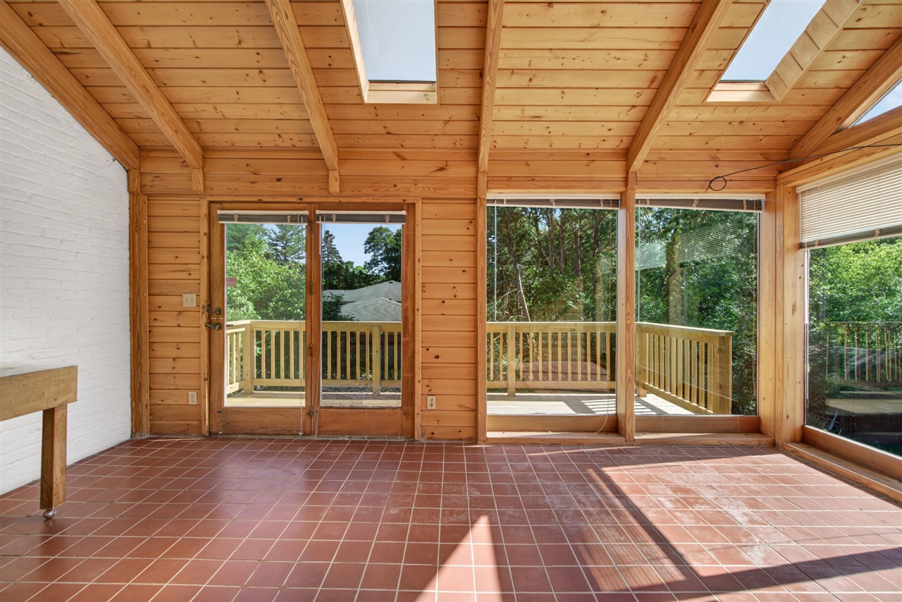 5050 Browns Lake Road Jackson, MI 49203 - Photo 18 of 96