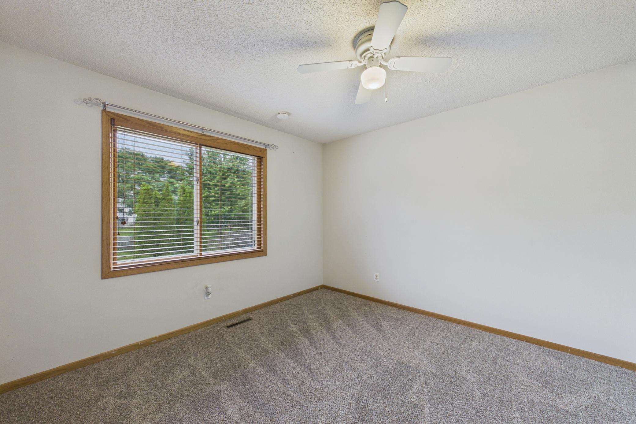 9176 Sierra Road Woodbury, MN 55125 - Photo 15 of 36