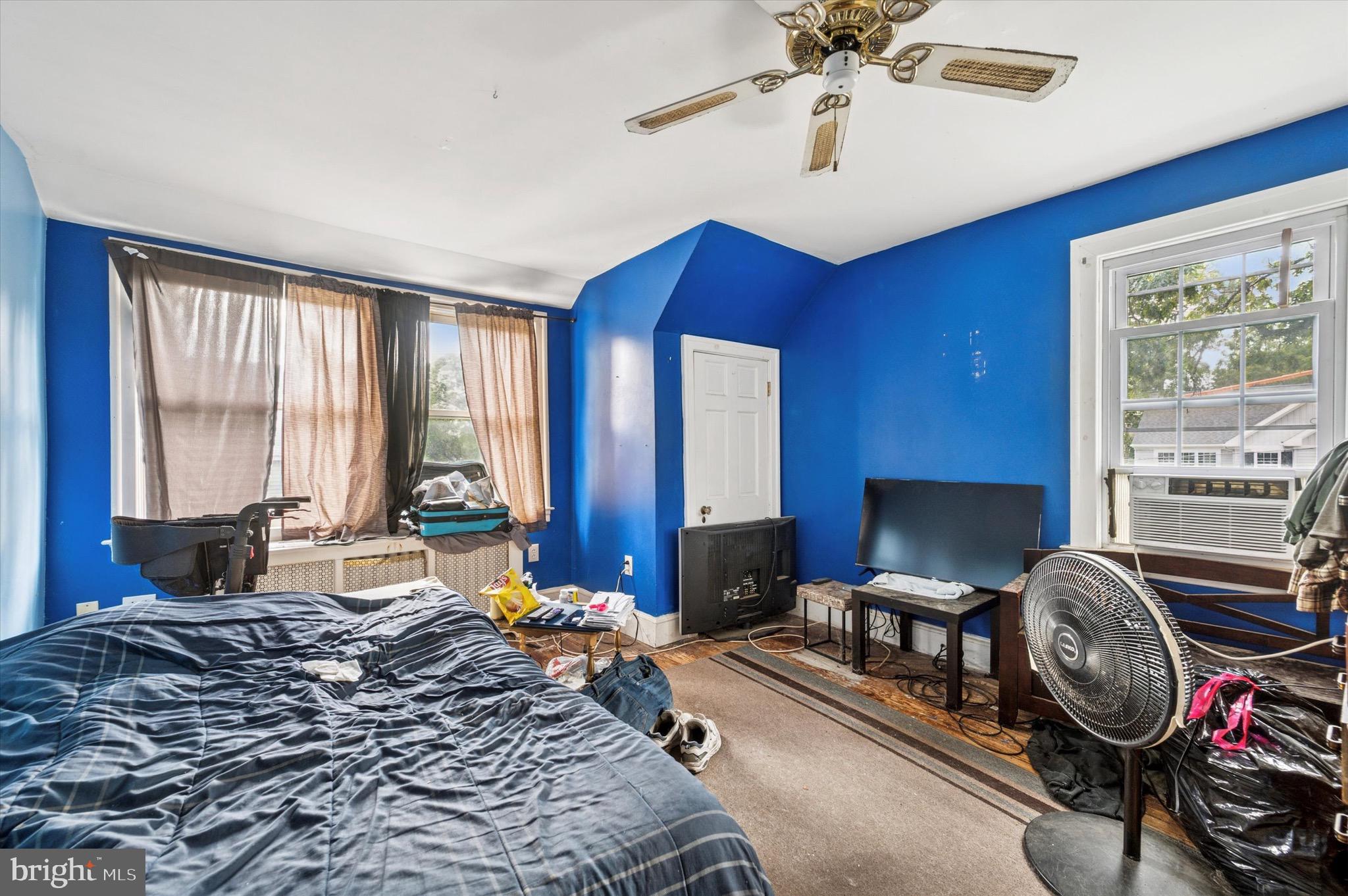 15 Oakland Road Broomall, PA 19008 - Photo 19 of 27 a bedroom with bed and a window