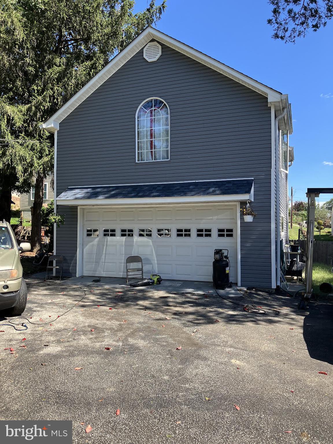 15 Oakland Road Broomall, PA 19008 - Photo 3 of 27 a view of a car garage