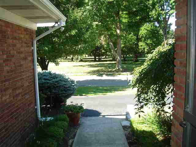 870 Bishop Road Grosse Pointe, MI 48230 - Photo 2 of 30 31065206-1.JPG