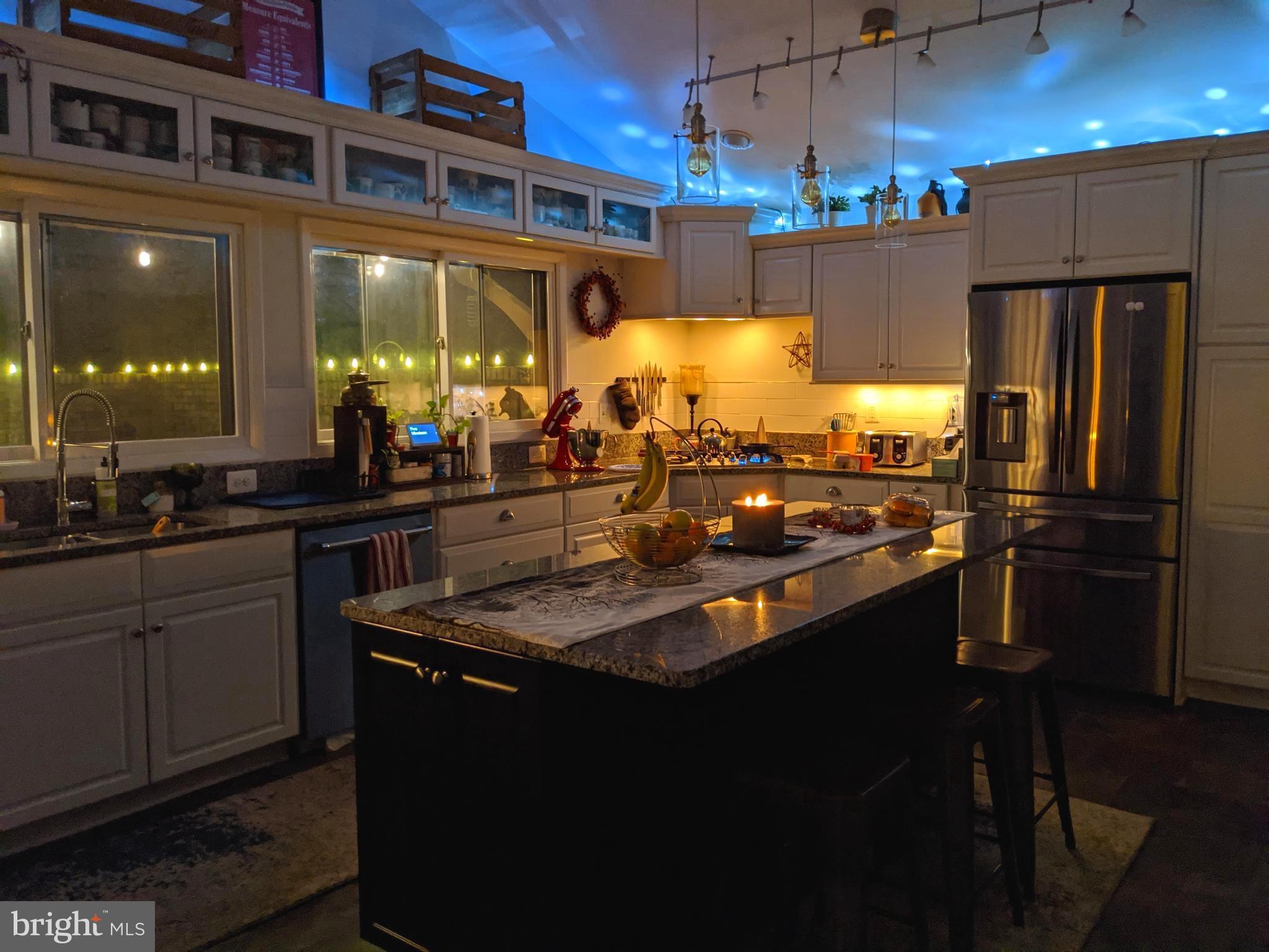 14316 Spriggs Road Woodbridge, VA 22193 - Photo 24 of 85 Main Level - Kitchen Evening View