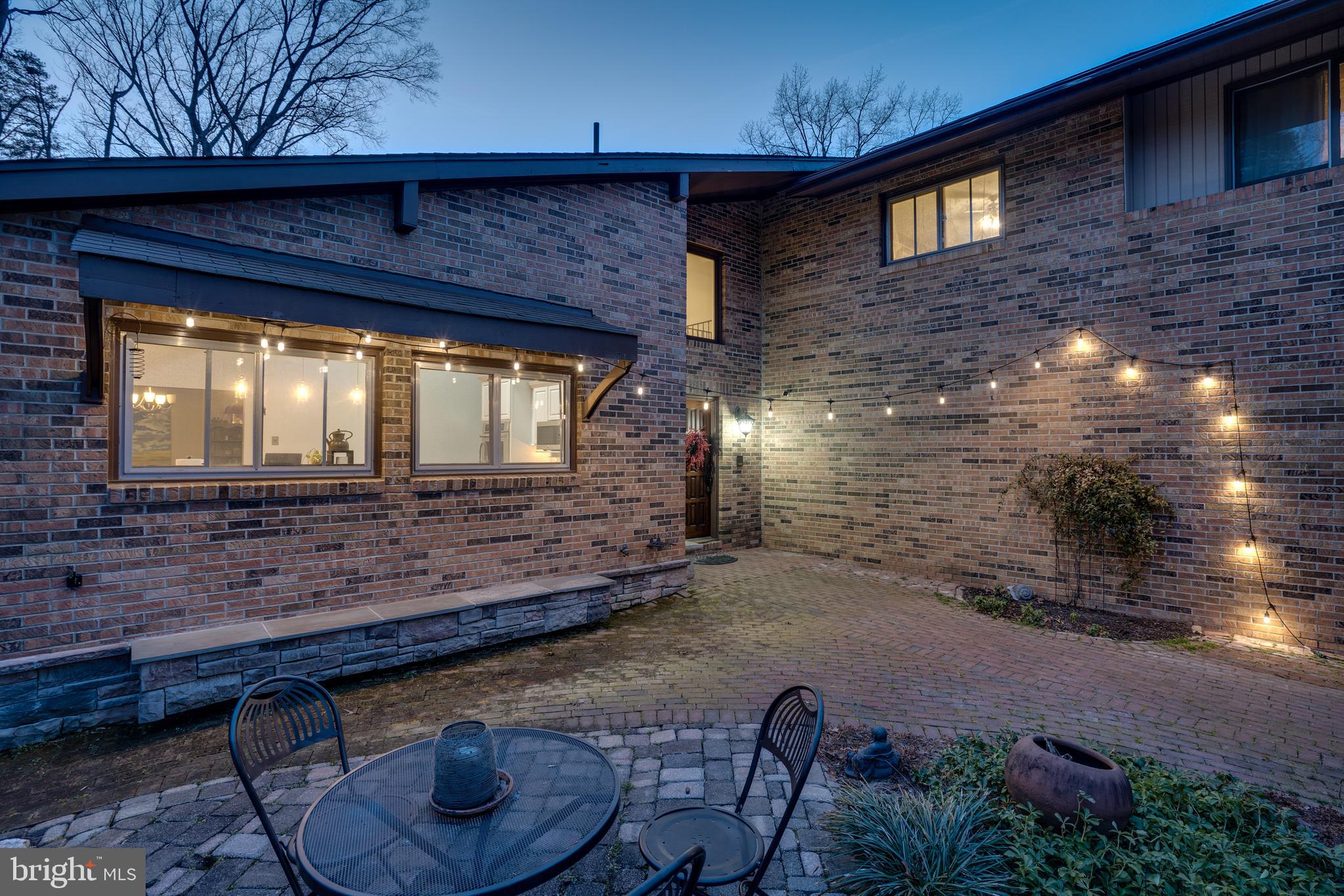 Courtyard front view - Relax in privacy