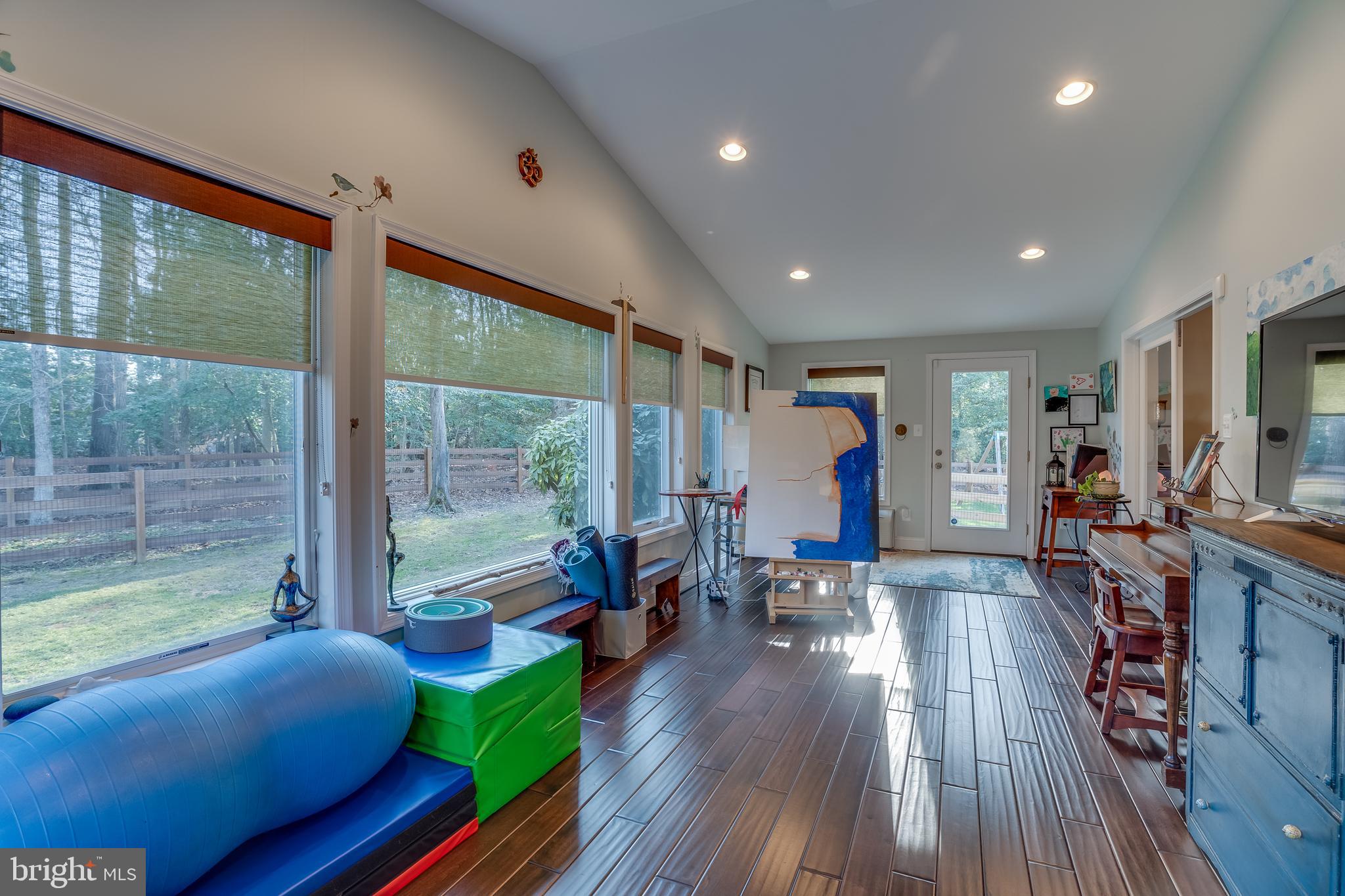 14316 Spriggs Road Woodbridge, VA 22193 - Photo 35 of 85 Upper Level - Game Room/Playroom/Studio
