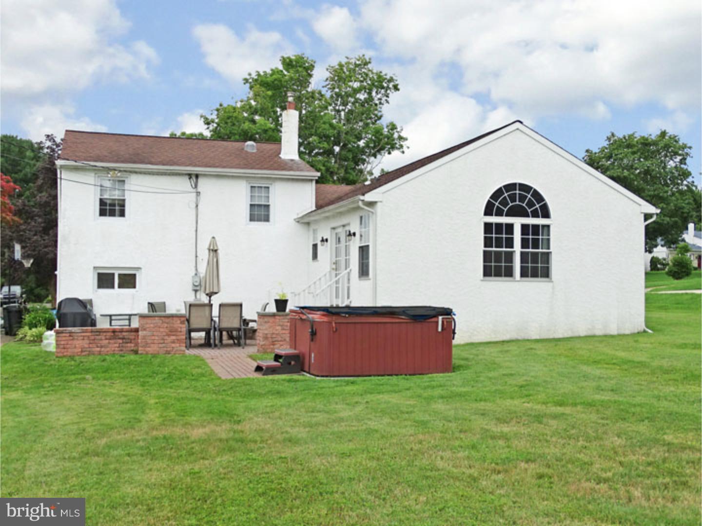 692 Rising Sun Avenue Holland, PA 18966 - Photo 2 of 25 Exterior Back