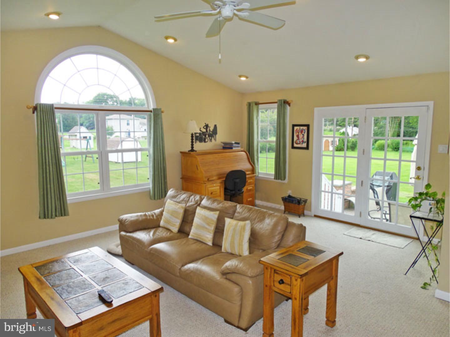 692 Rising Sun Avenue Holland, PA 18966 - Photo 15 of 25 Great Room