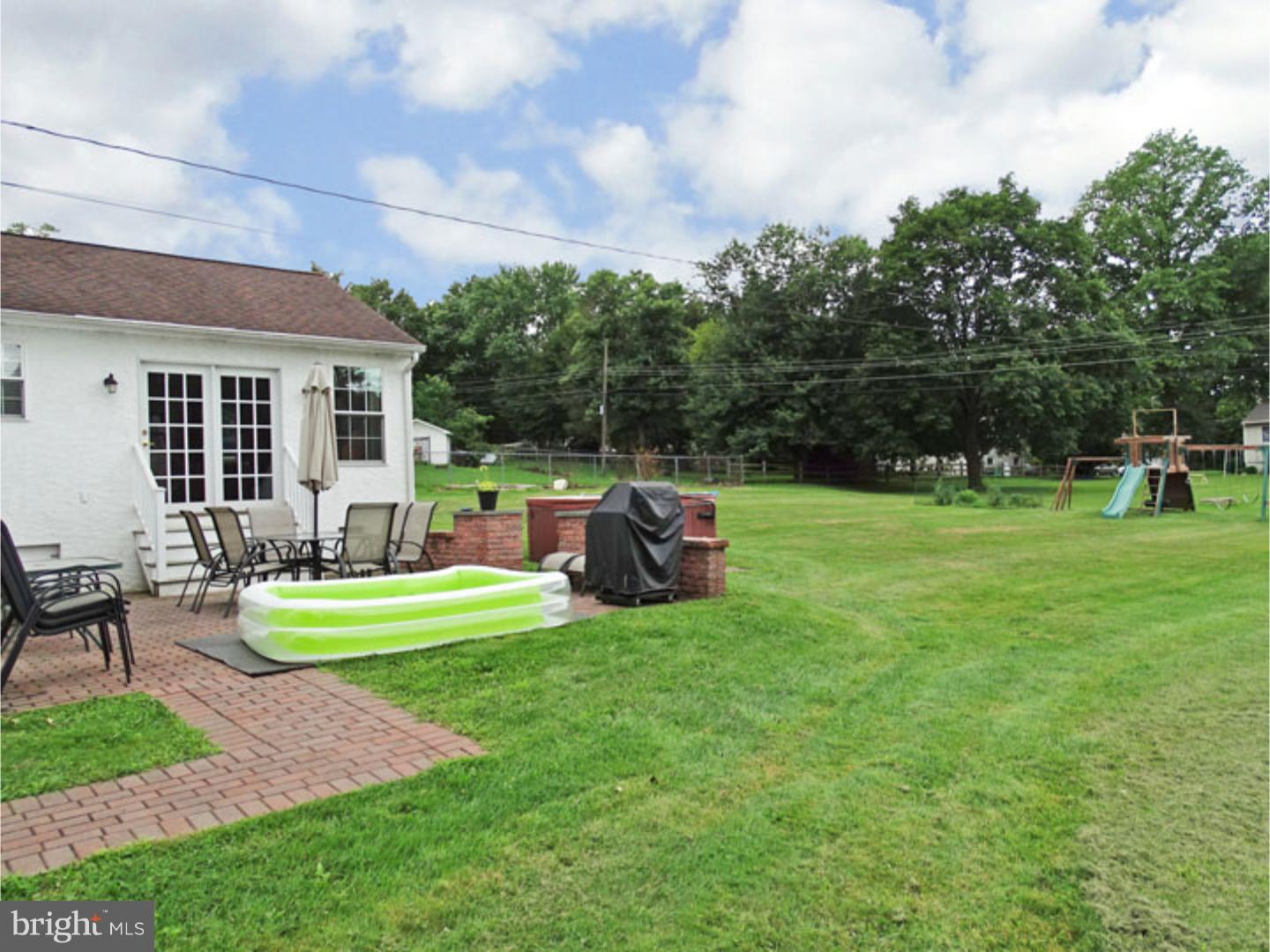 692 Rising Sun Avenue Holland, PA 18966 - Photo 6 of 25 Back Yard