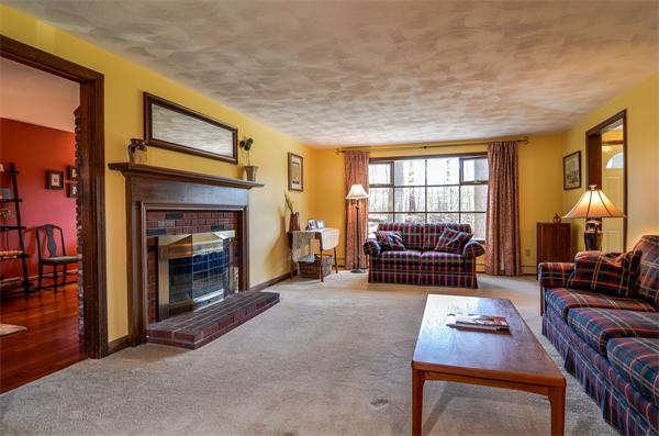 37 Hammond Road Natick, MA 01760 - Photo 3 of 19 Gallery Image 3