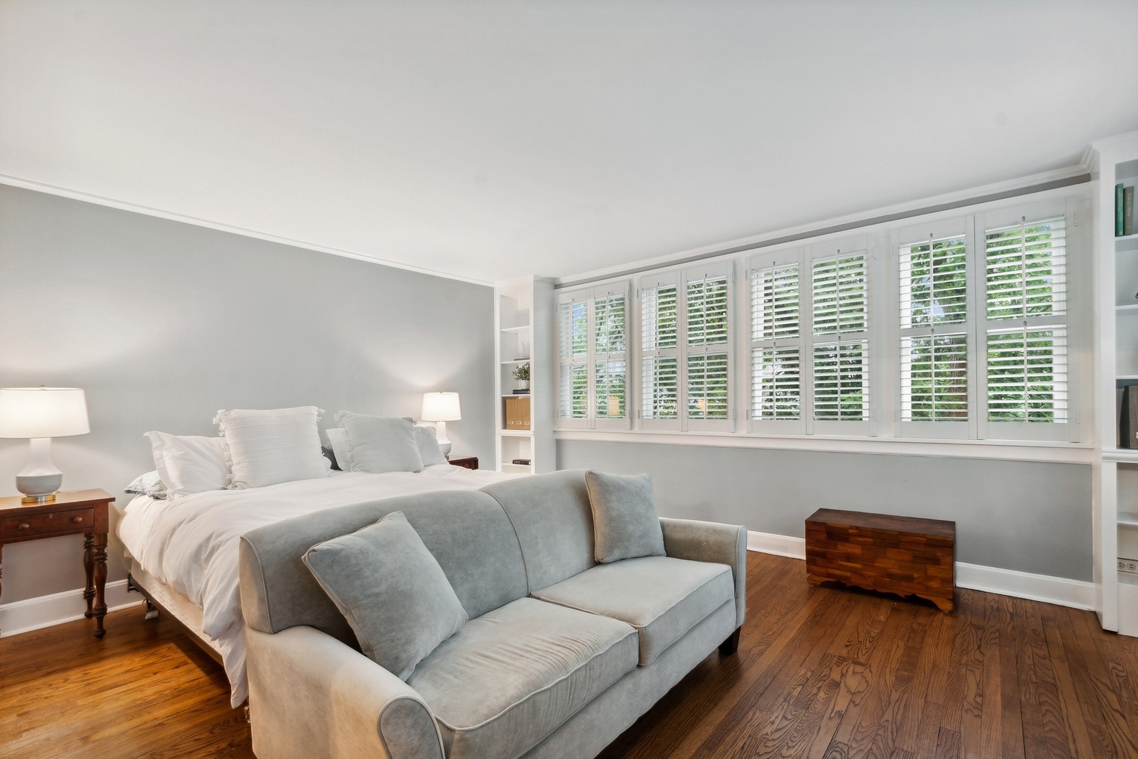 382 Ridge Avenue Winnetka, IL 60093 - Photo 36 of 43 a bedroom with furniture and a window