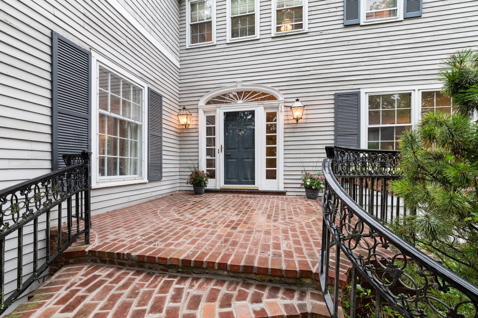 382 Ridge Avenue Winnetka, IL 60093 - Photo 5 of 43 a balcony view with a garden