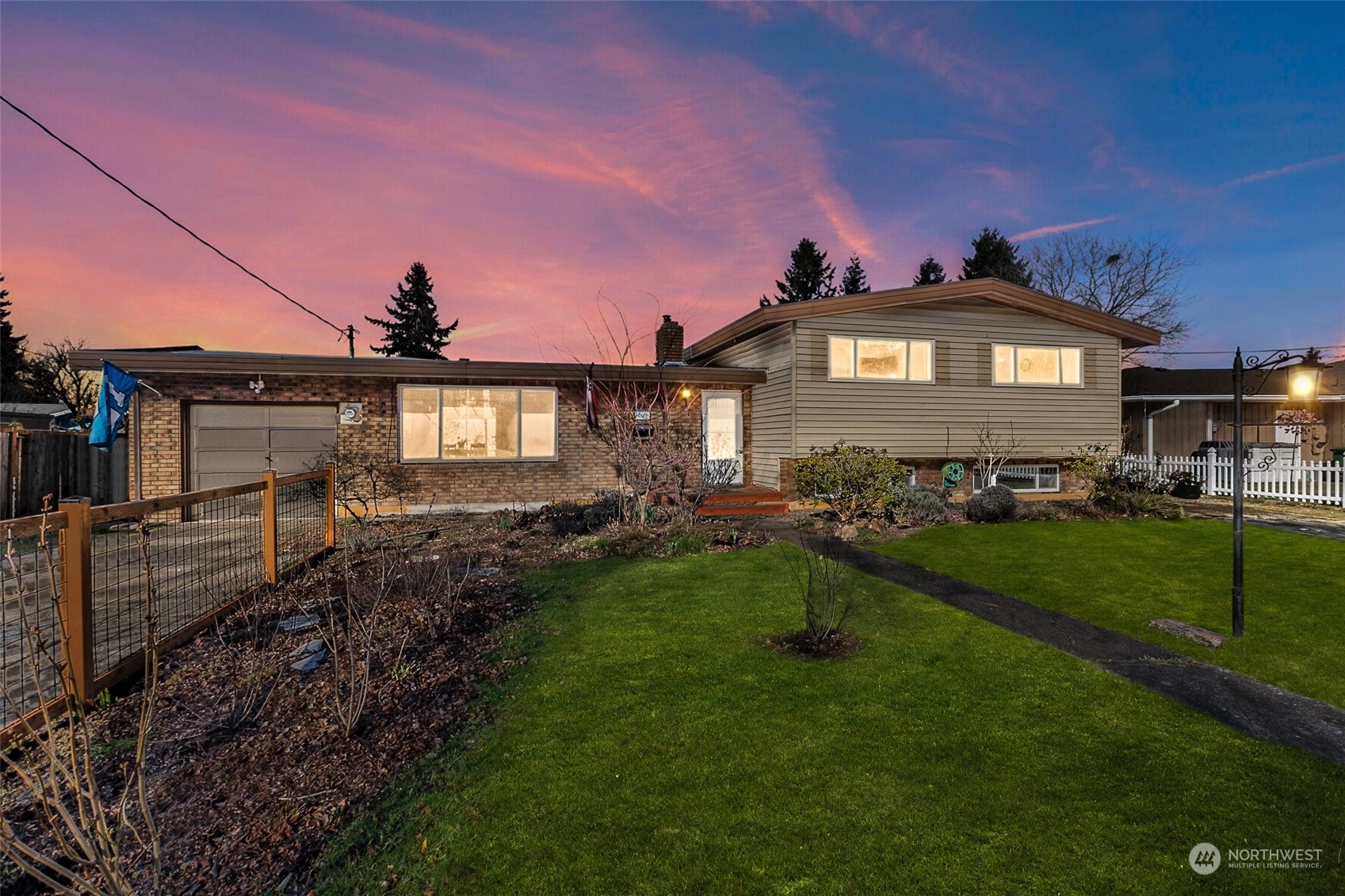 409 Jefferson Avenue Northeast Renton, WA 98056 - Photo 1 of 39 Gallery Image 1