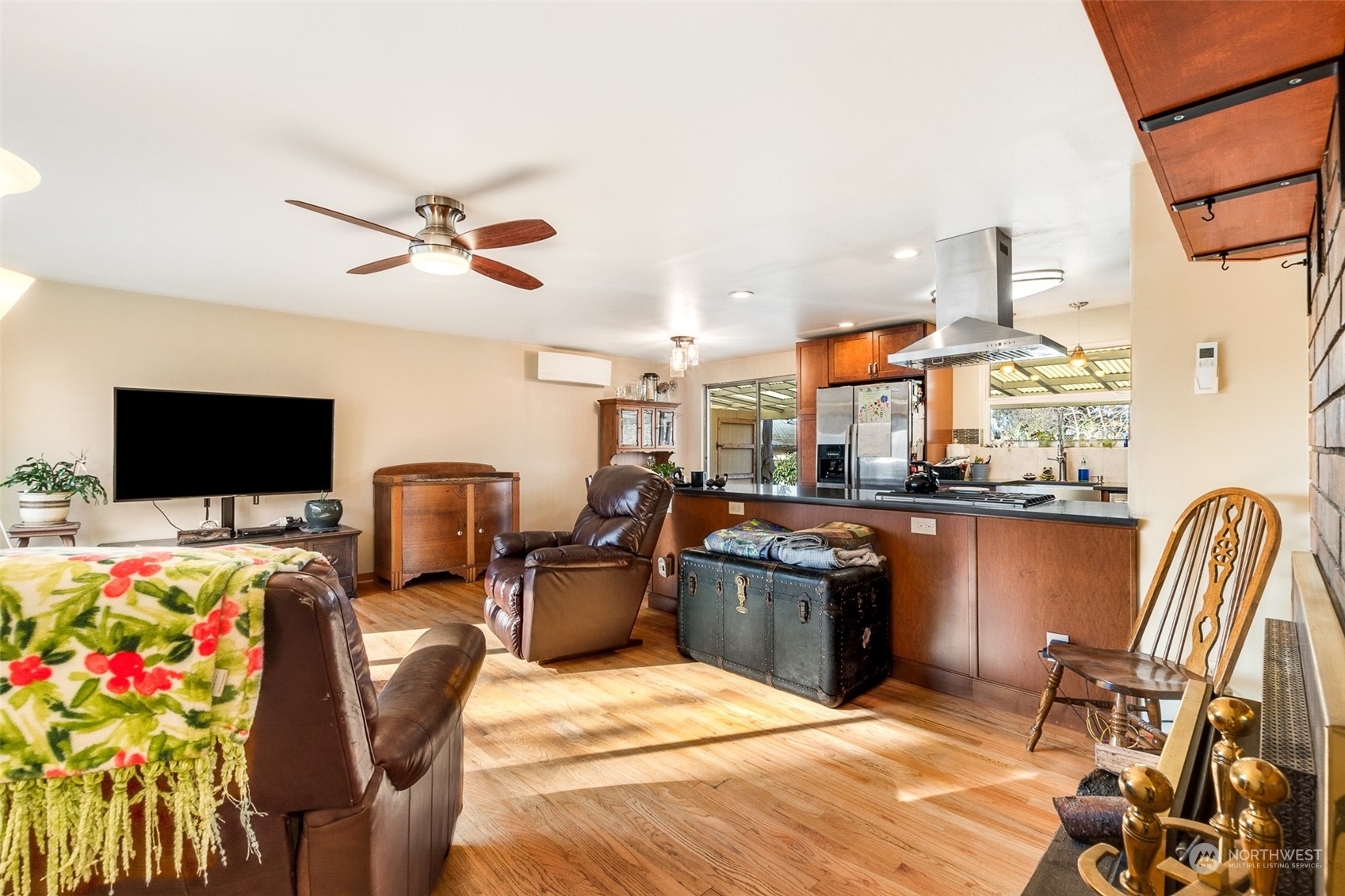 409 Jefferson Avenue Northeast Renton, WA 98056 - Photo 8 of 39 Gallery Image 8