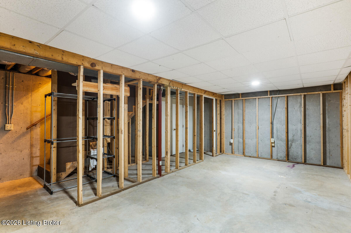 1296 Mt Sherman-Ward Road Magnolia, KY 42757 - Photo 20 of 29 018