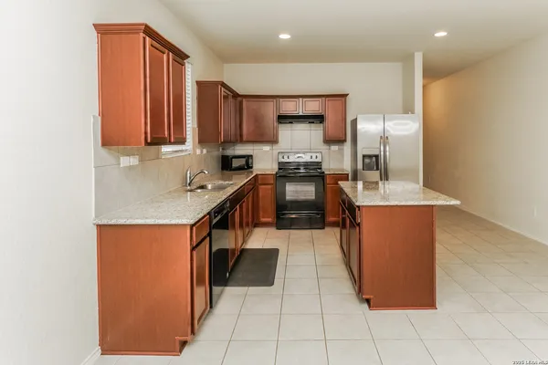 $2,050 | 320 Salz Way, San Antonio, TX 78260