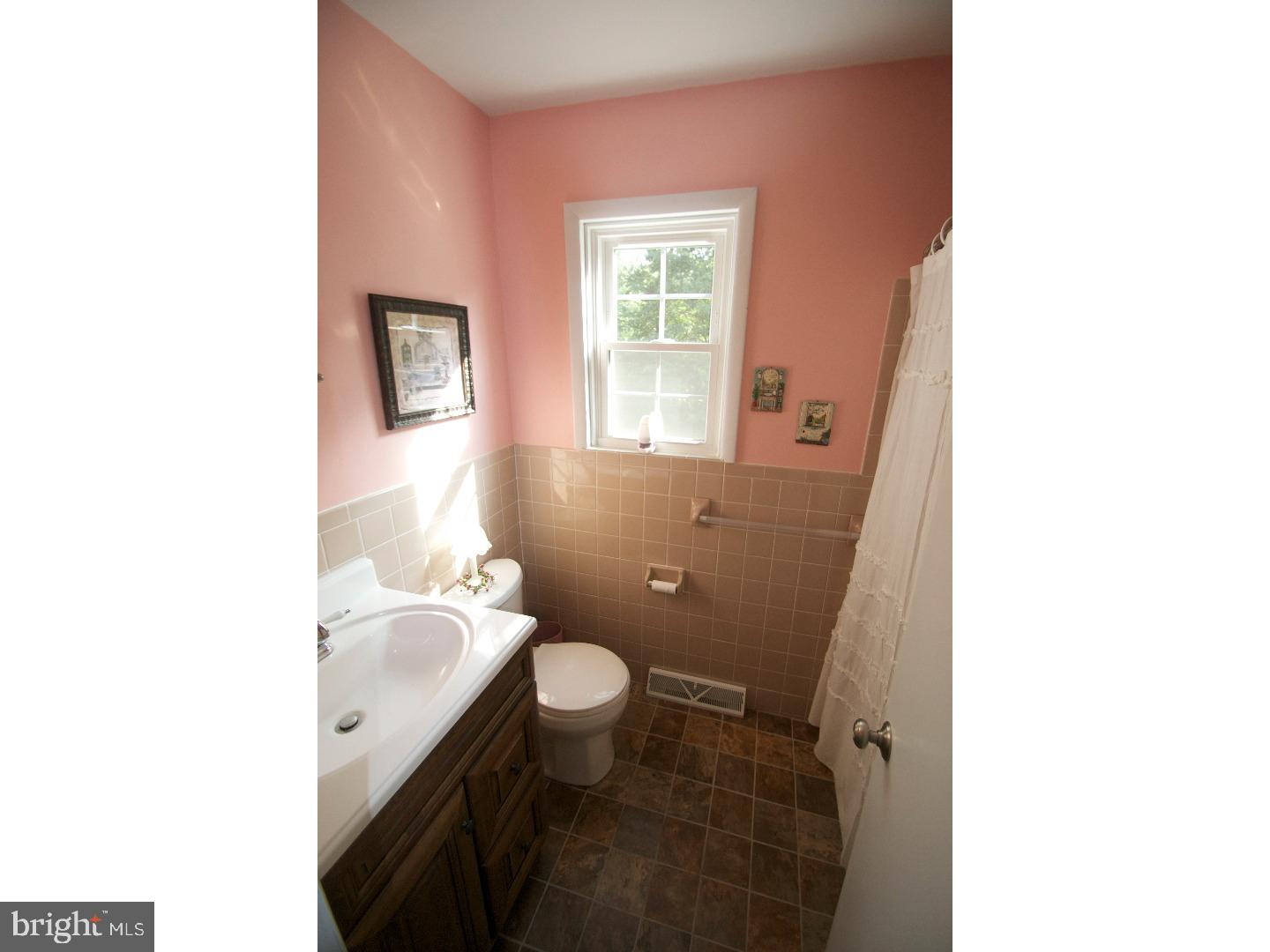 61 Blue Jay Road Chalfont, PA 18914 - Photo 15 of 22 Bathroom