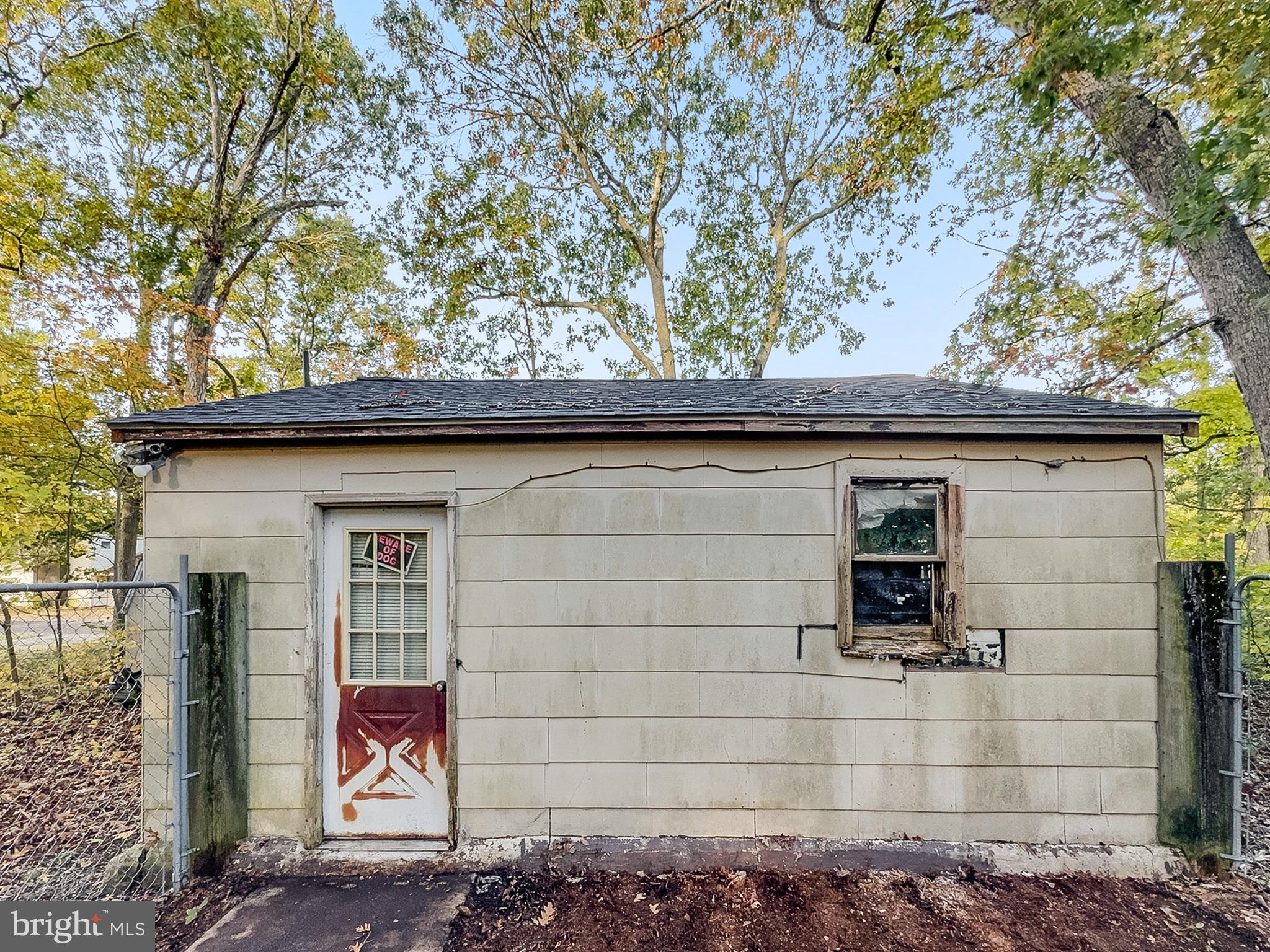 108 Quail Road Millville, NJ 08332 - Photo 11 of 14 a view of a door and chair