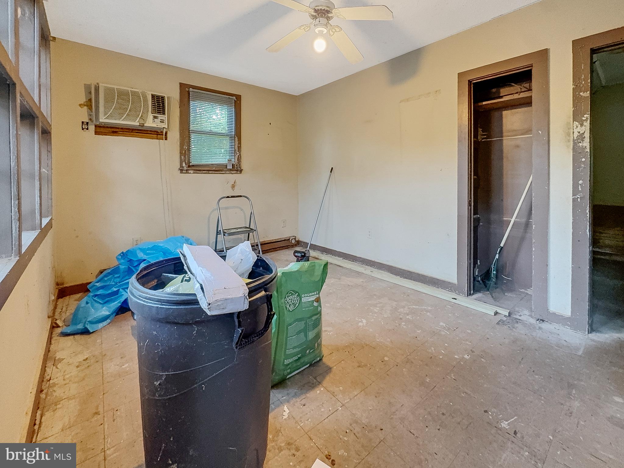 108 Quail Road Millville, NJ 08332 - Photo 4 of 14 a view of livingroom with furniture