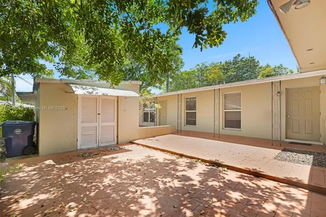 a view of outdoor space with back yard