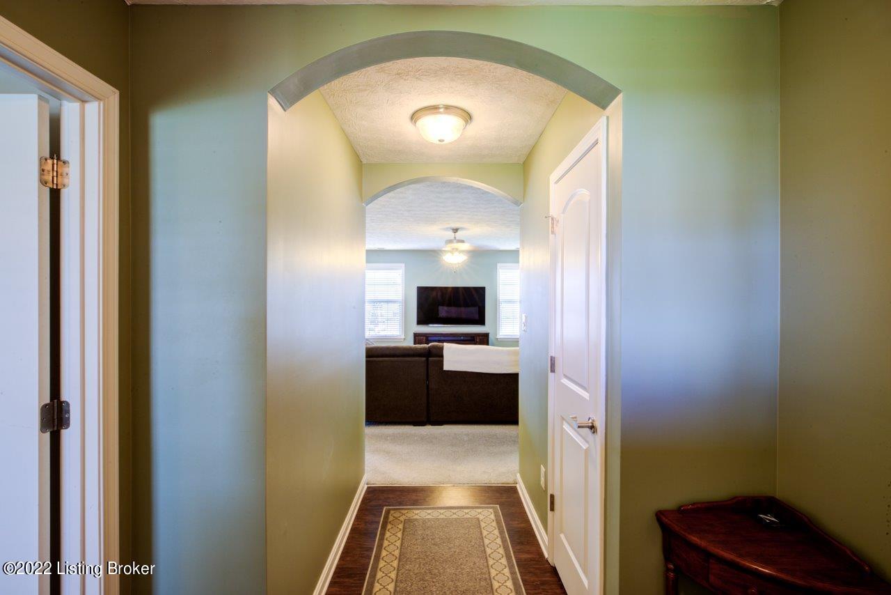 343 Golden Wing Road Mount Washington, KY 40047 - Photo 3 of 42 Entrance hall