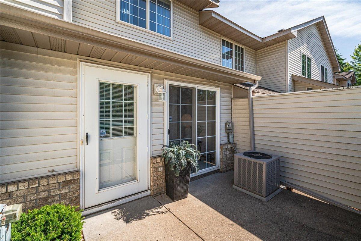 2775 Ranchview Lane North, Unit 4 Plymouth, MN 55447 - Photo 3 of 29