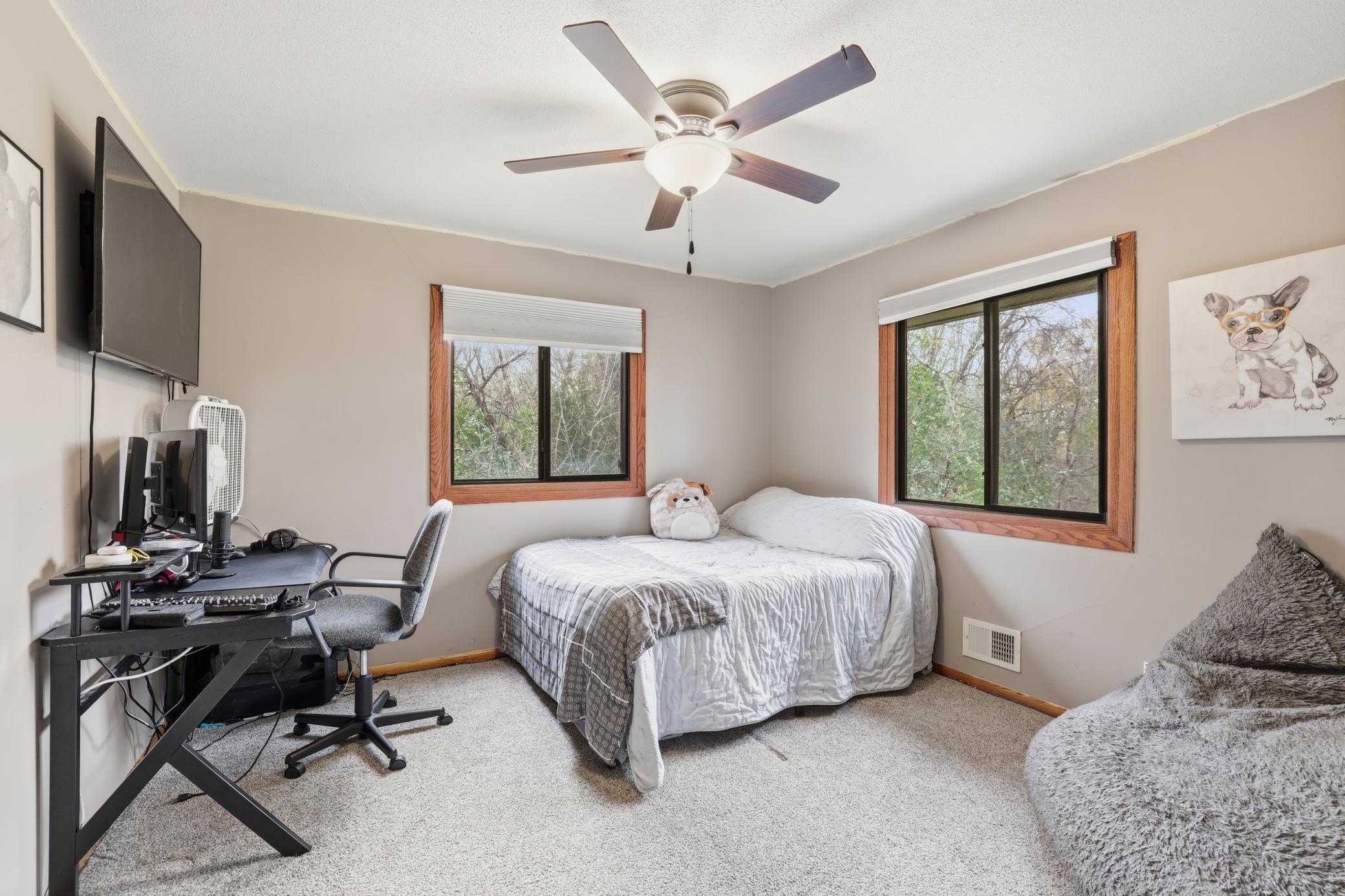 115 Peninsula Road Medicine Lake, MN 55441 - Photo 15 of 35