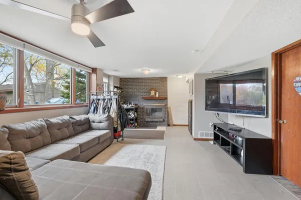 $699,900 | 115 Peninsula Road, Medicine Lake, MN 55441