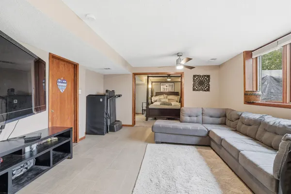 $699,900 | 115 Peninsula Road, Medicine Lake, MN 55441