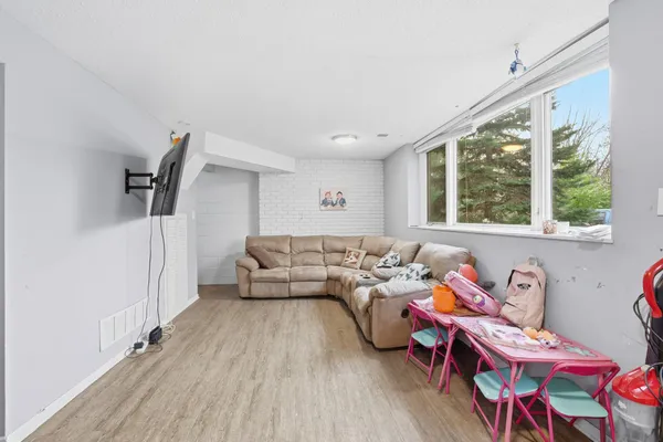 $699,900 | 115 Peninsula Road, Medicine Lake, MN 55441