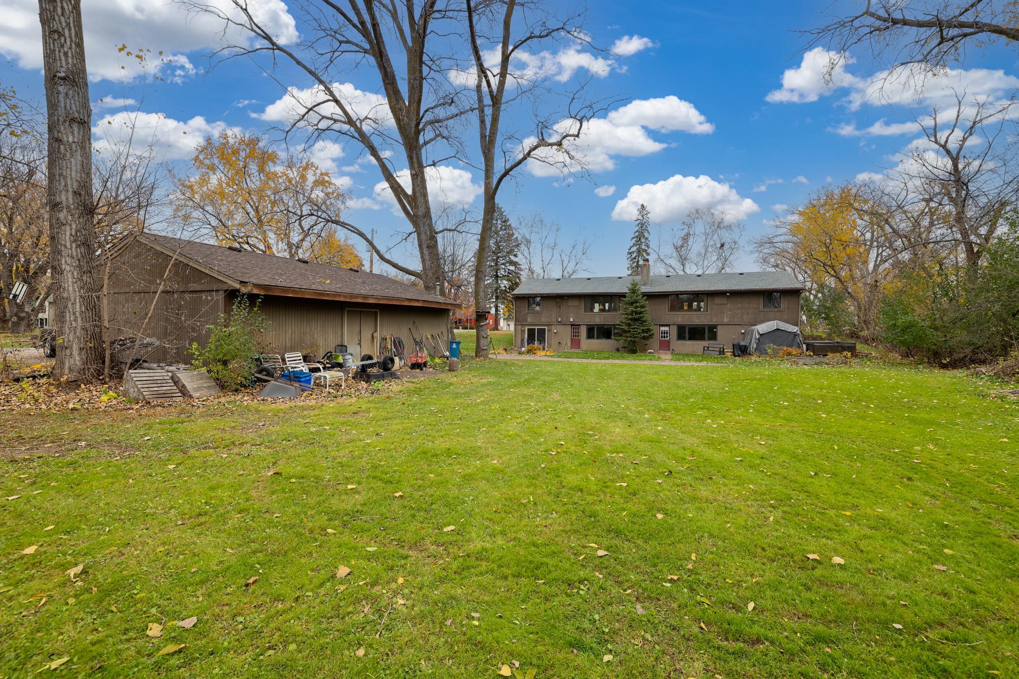 115 Peninsula Road Medicine Lake, MN 55441 - Photo 2 of 35