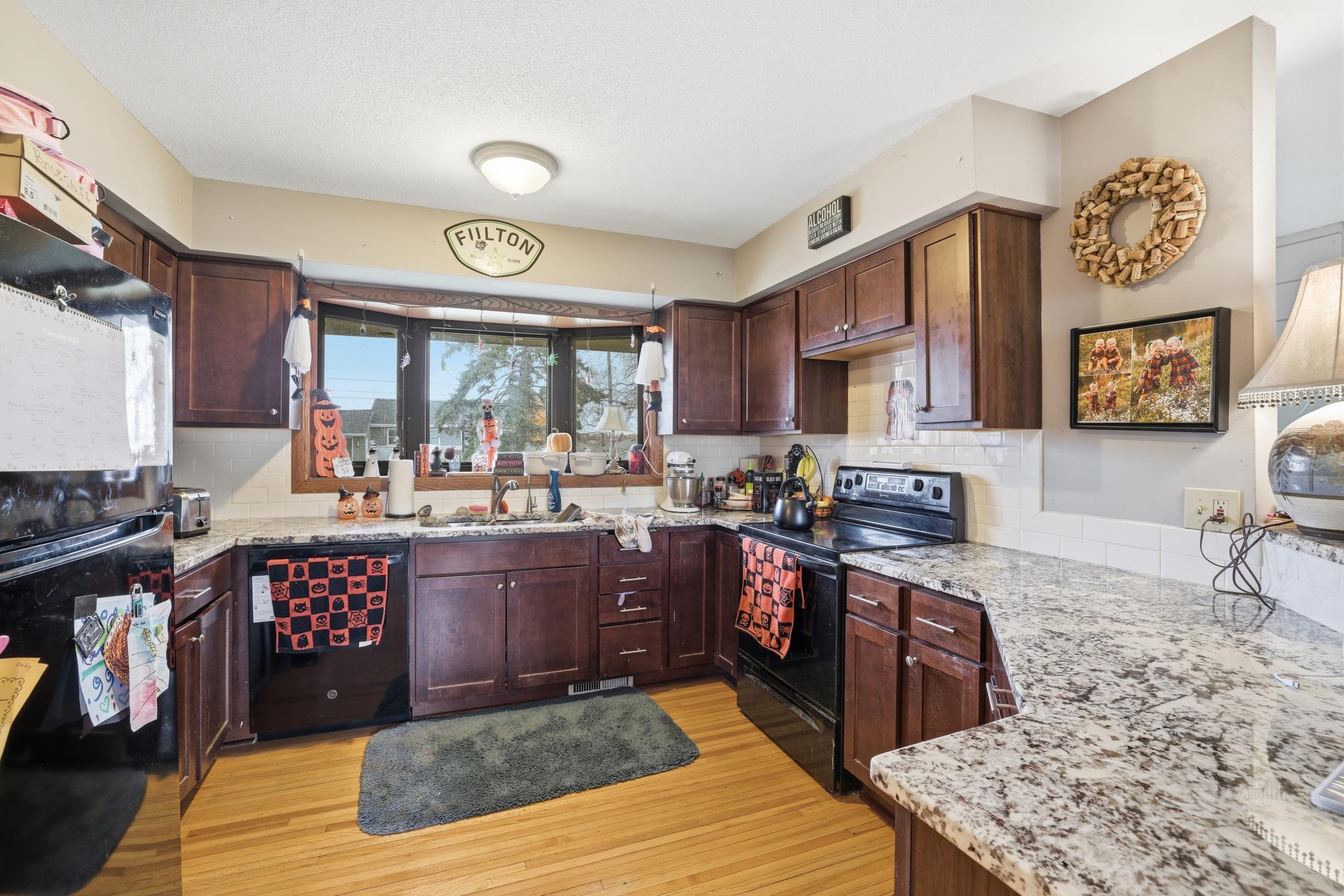 115 Peninsula Road Medicine Lake, MN 55441 - Photo 27 of 35