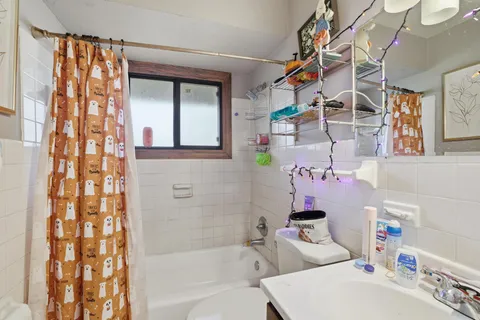 $699,900 | 115 Peninsula Road, Medicine Lake, MN 55441