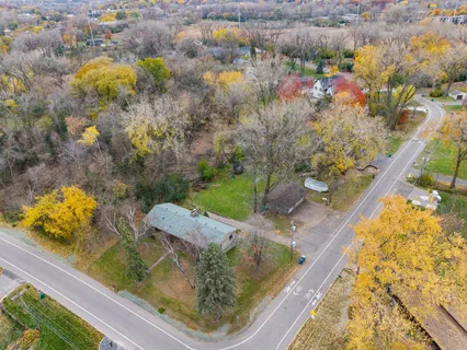 $699,900 | 115 Peninsula Road, Medicine Lake, MN 55441