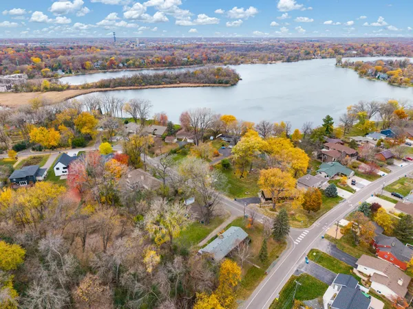 $699,900 | 115 Peninsula Road, Medicine Lake, MN 55441