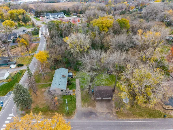 $699,900 | 115 Peninsula Road, Medicine Lake, MN 55441